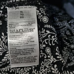 Old Navy Black and White Patterned Blouse